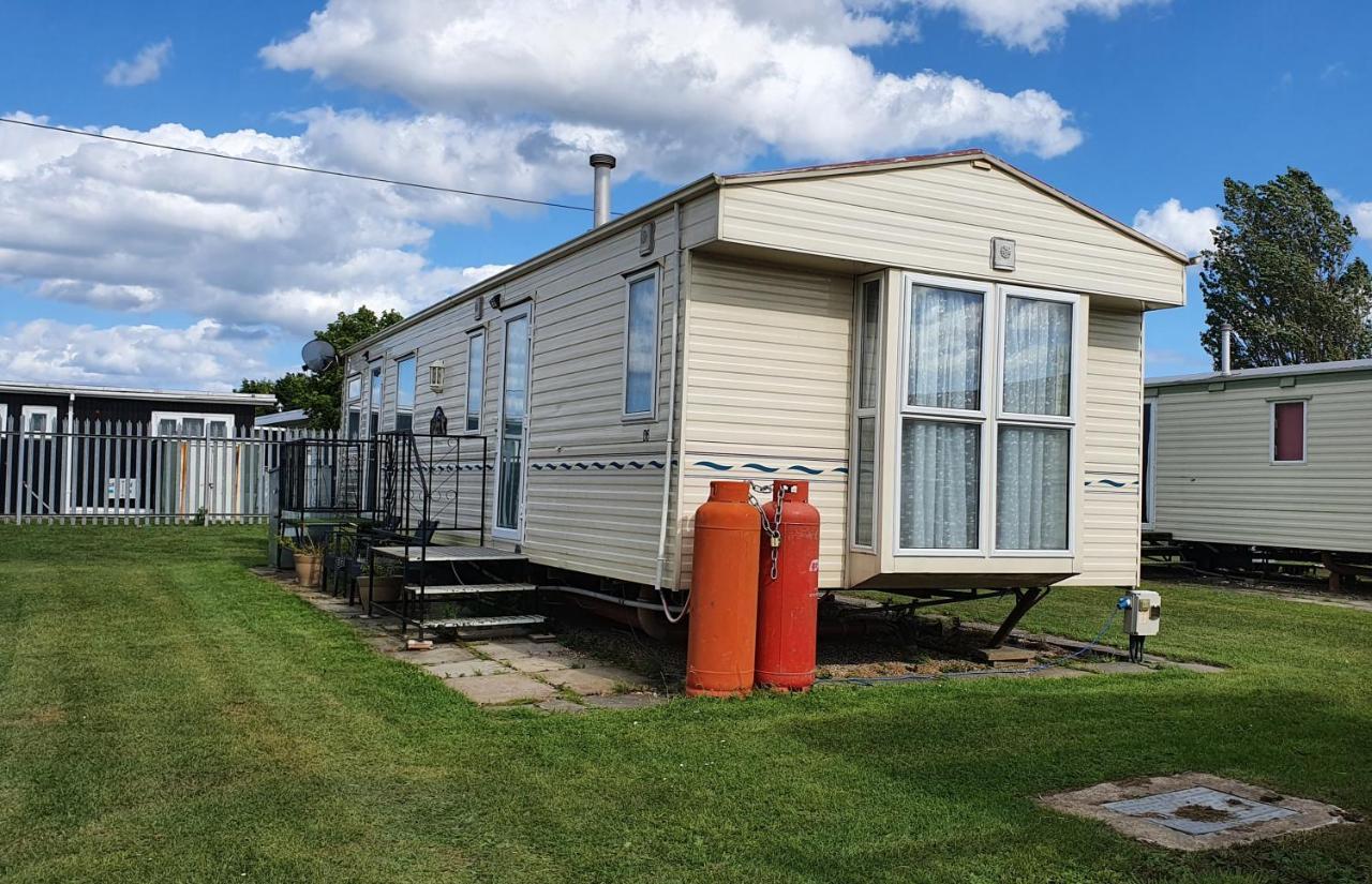King'S Caravan Park, Caravan To Sleep 6 People 查珀尔圣伦纳兹 外观 照片